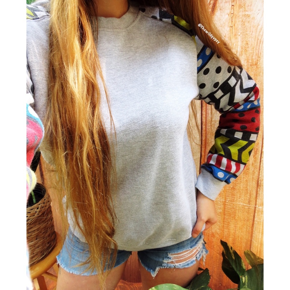 Lazy Oaf abstract sleeve popover sweater 🌜 - Picture 4 of 7
